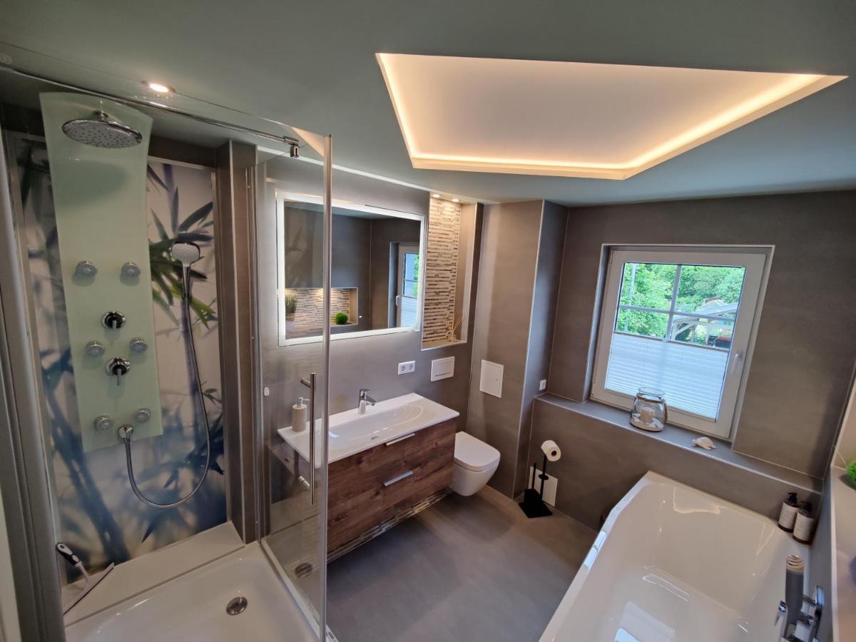 Ferienhaus Villa Adelsberg Mit Dachterrasse In Zentraler Lage Fuer Bis Zu 10 Personen Chemnitz Bagian luar foto