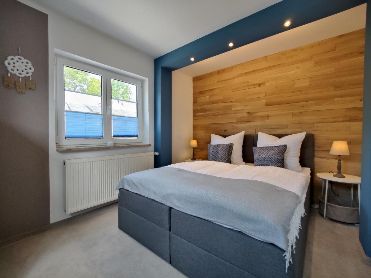 Ferienhaus Villa Adelsberg Mit Dachterrasse In Zentraler Lage Fuer Bis Zu 10 Personen Chemnitz Bagian luar foto