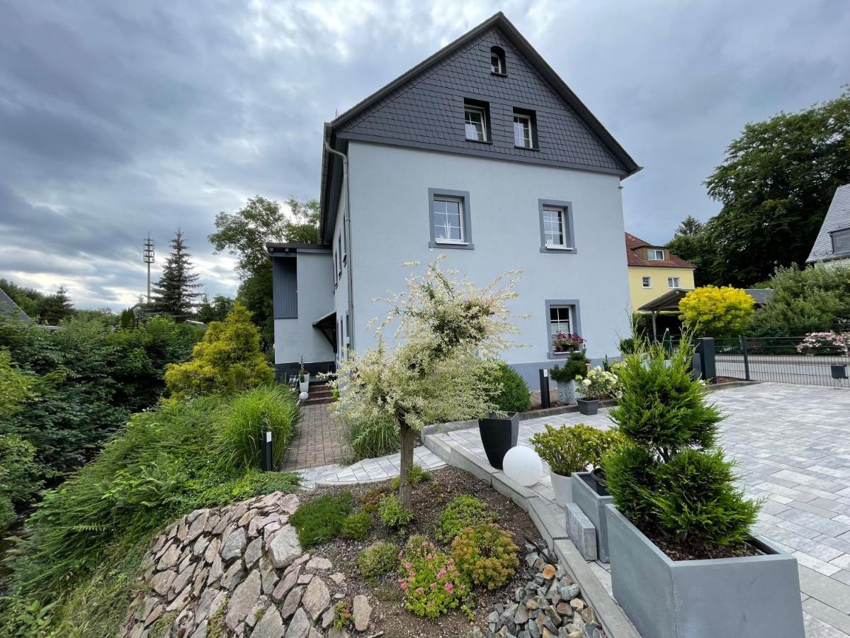 Ferienhaus Villa Adelsberg Mit Dachterrasse In Zentraler Lage Fuer Bis Zu 10 Personen Chemnitz Bagian luar foto